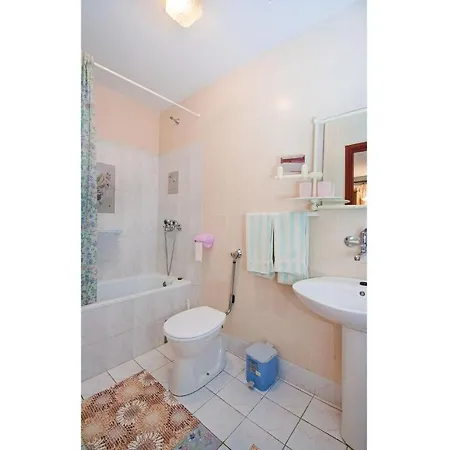 Awesome In Valtursko Polje With Kitchen Apartment *